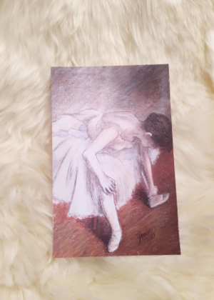 Postkarte mit Ballerina als Motiv, gezeichnet und gedruckt von der Designerin Denucci