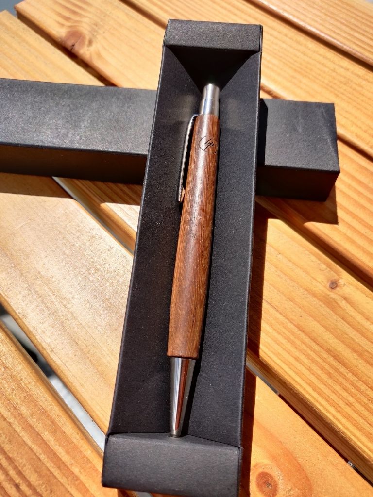 Kugelschreiber aus Bündner Weinrebenholz "dunkel"
